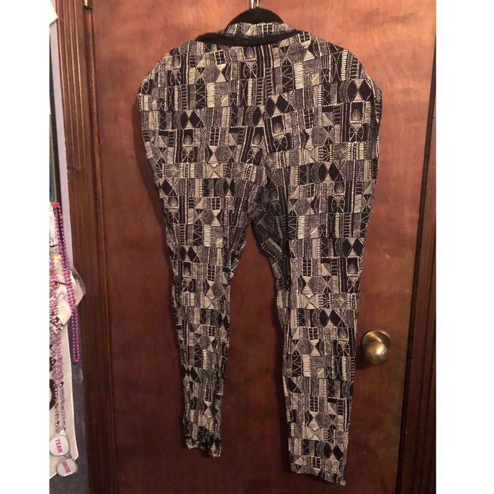 Tribal print leggings